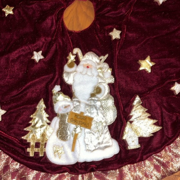 Dark red Velvet tree skirt Santa Claus snowman gold stars 41” diameter - Picture 3 of 15